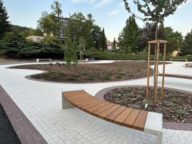 V Bardejovských Kúpeľoch v utorok otvárajú nové detské ihrisko i park Bélu Kélera
