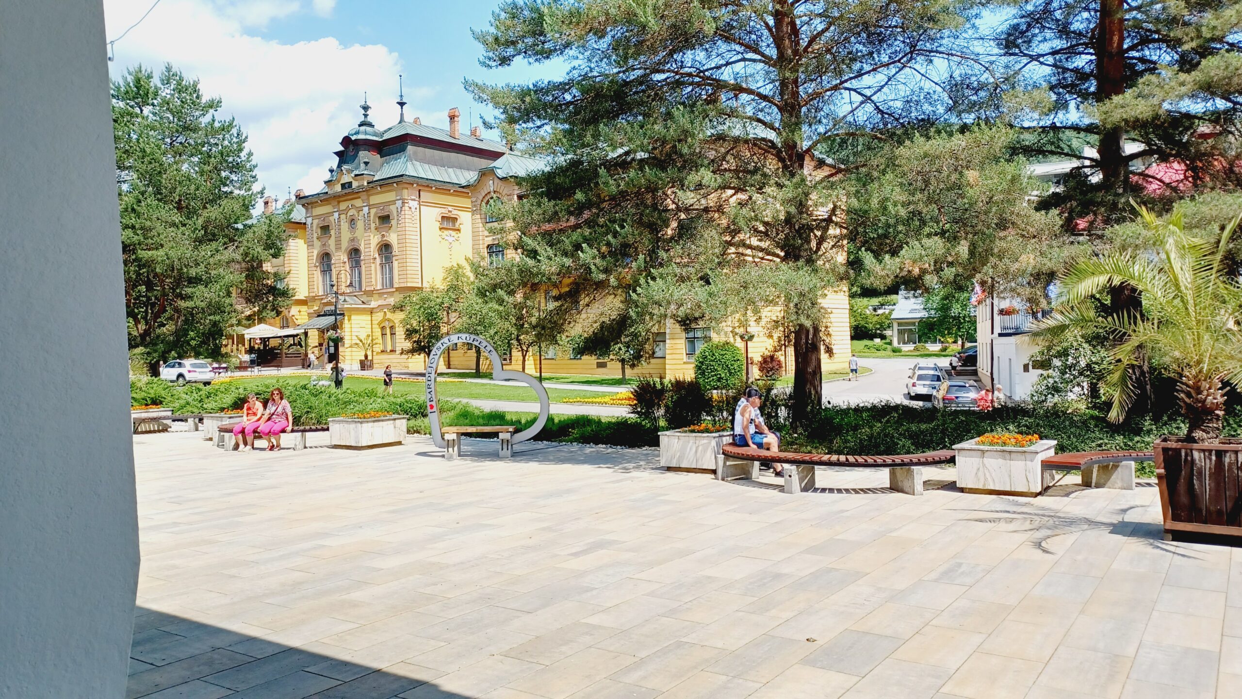 V Bardejovských Kúpeľoch odhalili nový fotopoint v tvare srdca